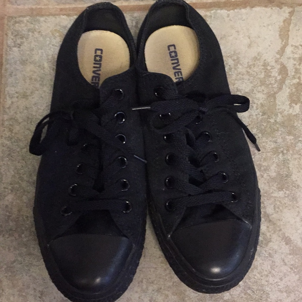 All black converse.  Size 8. GUC